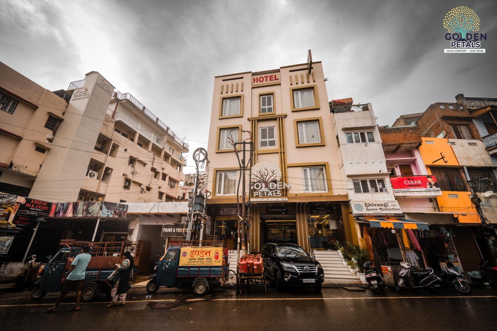 Hotel Golden Petals Waranasi Zewnętrze zdjęcie